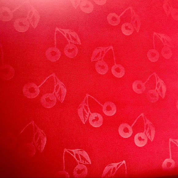 Betsey Johnson Embossed Red Cherry Queen Sheets🍒 - Picture 6 of 8